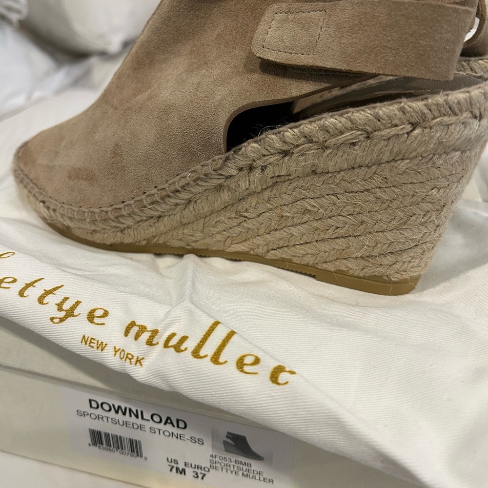 Bettye Muller Tan Wedge Espadrilles - Picture 3 of 5